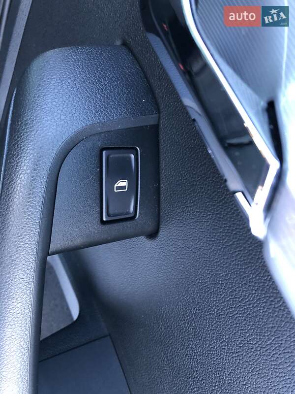 Универсал Skoda Octavia 2015 в Коростене