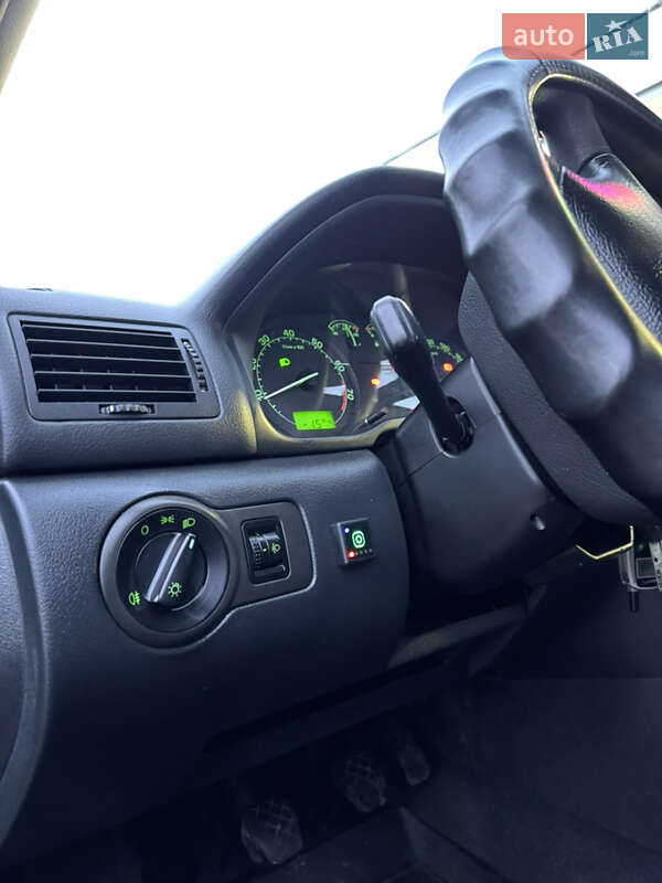 Лифтбек Skoda Octavia 2006 в Киеве