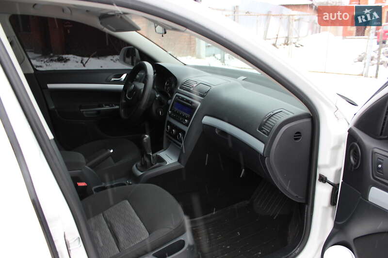 Универсал Skoda Octavia 2010 в Виннице