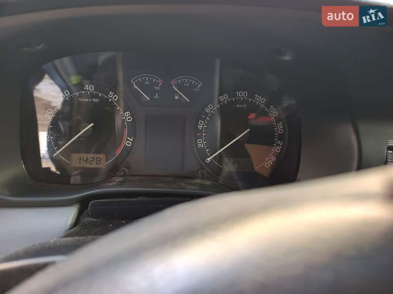 Лифтбек Skoda Octavia 2003 в Львове