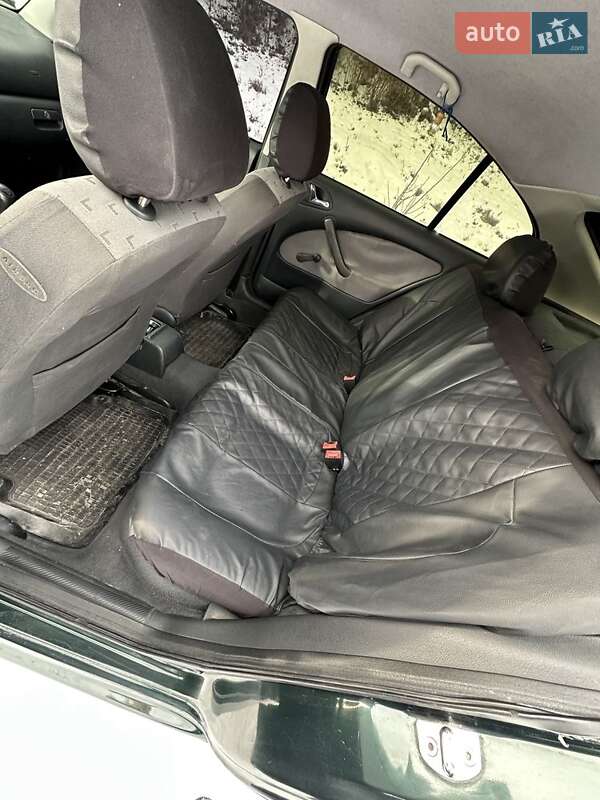 Лифтбек Skoda Octavia 2002 в Борщеве