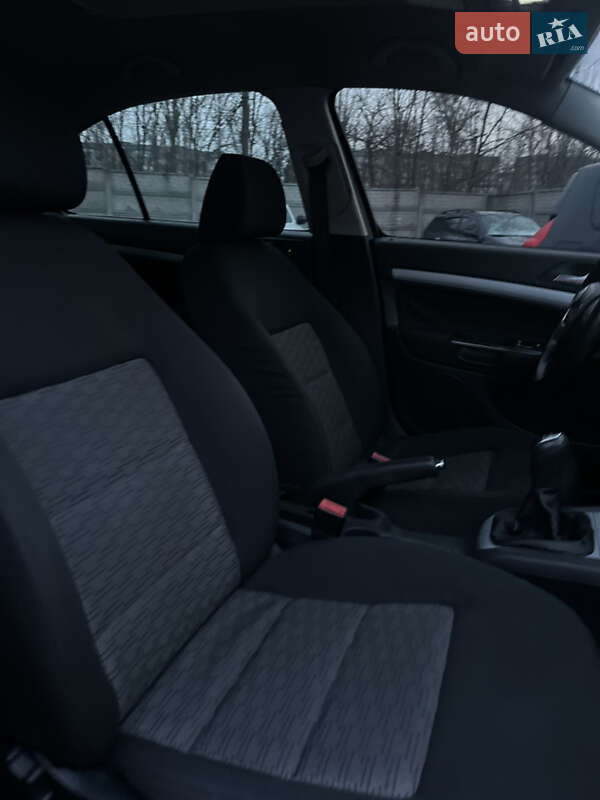 Лифтбек Skoda Octavia 2010 в Кривом Роге фото 17 Лифтбек Skoda Octavia 2010 в Кривом Роге