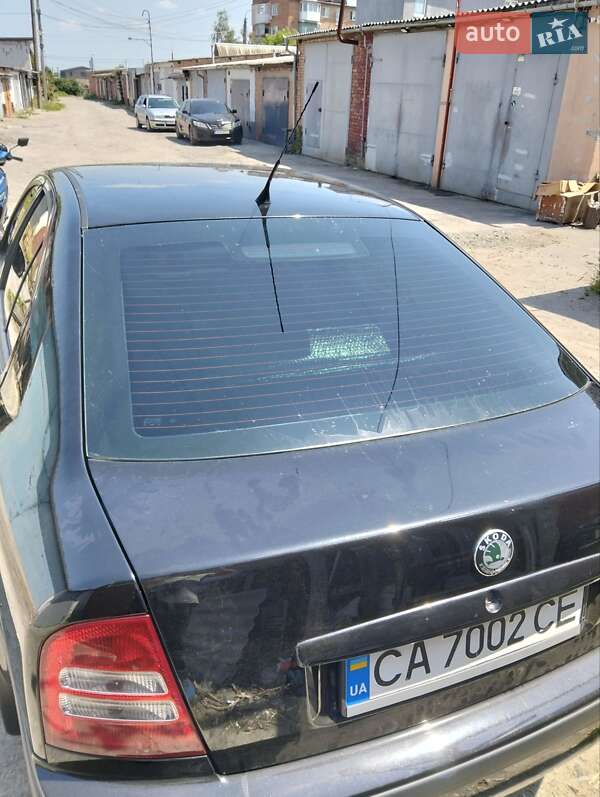 Лифтбек Skoda Octavia 2003 в Умани