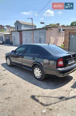 Лифтбек Skoda Octavia 2003 в Умани