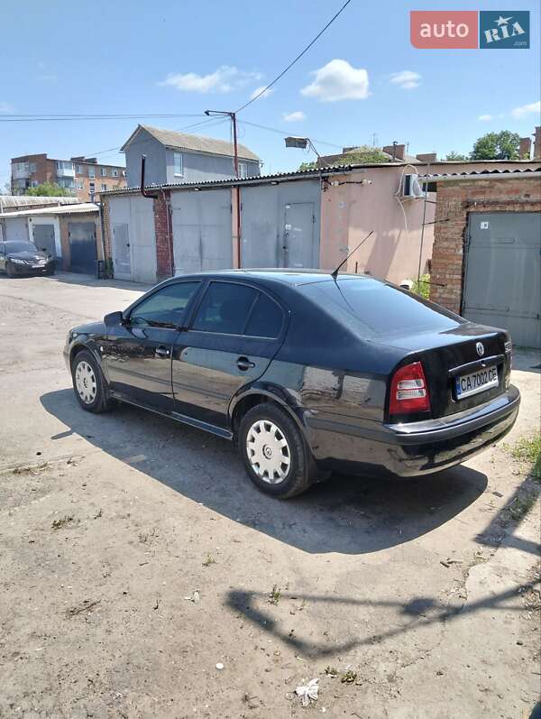 Лифтбек Skoda Octavia 2003 в Умани