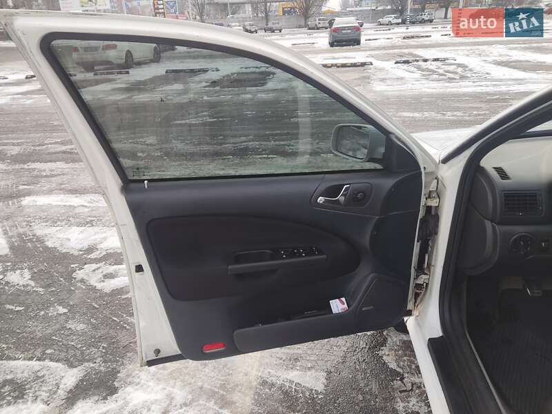 Лифтбек Skoda Octavia 2002 в Днепре