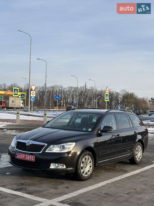 Универсал Skoda Octavia 2010 в Луцке фото 2 Универсал Skoda Octavia 2010 в Луцке