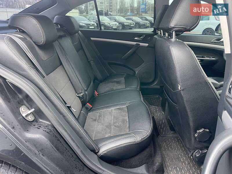 Лифтбек Skoda Octavia 2012 в Киеве