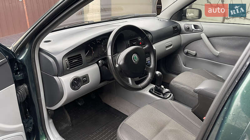 Лифтбек Skoda Octavia 2003 в Врадиевке