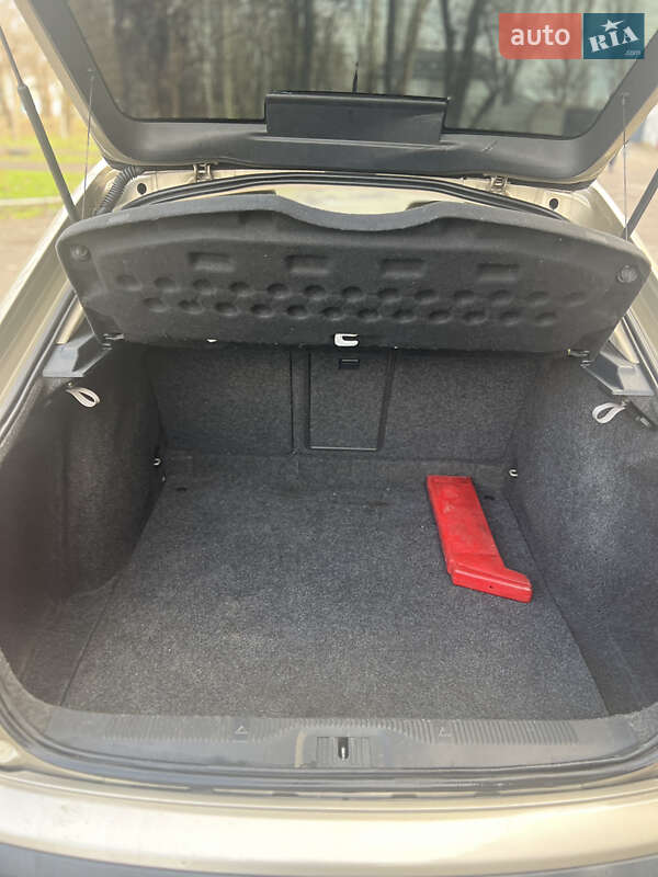 Лифтбек Skoda Octavia 2004 в Николаеве