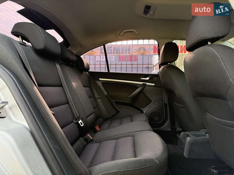 Лифтбек Skoda Octavia 2006 в Николаеве