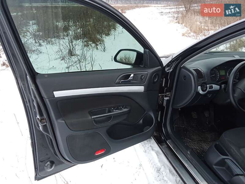 Лифтбек Skoda Octavia 2007 в Остроге