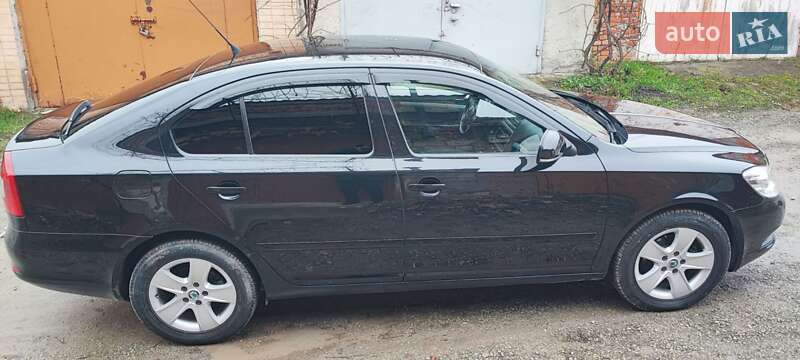 Ліфтбек Skoda Octavia 2010 в Кам'янець-Подільському