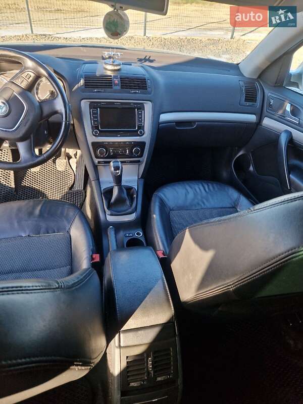 Универсал Skoda Octavia 2012 в Мостиске