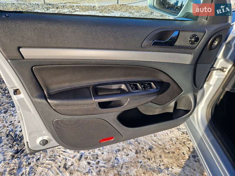 Универсал Skoda Octavia 2012 в Мостиске