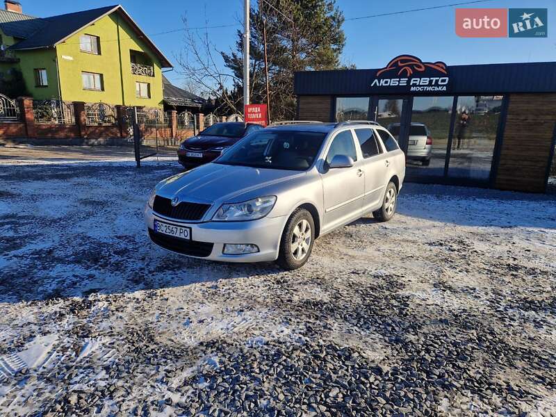 Универсал Skoda Octavia 2012 в Мостиске