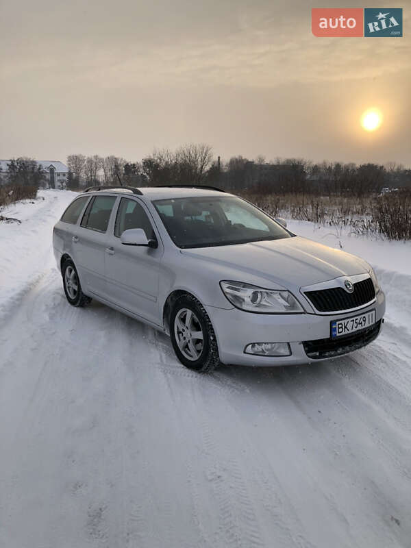 Универсал Skoda Octavia 2012 в Бродах