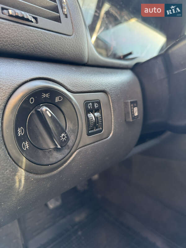 Лифтбек Skoda Octavia 2002 в Кропивницком