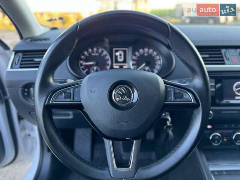Лифтбек Skoda Octavia 2016 в Ужгороде