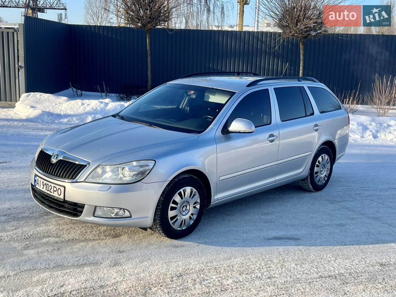 Продам сімейний автомобіль.
Авто у відмінному стані!
Кузов без ДТП, в рідній Фарбі!
Технічно повністью все зроблено.
На 300 тис замінено Цеп ГРМ!
Повністью зроблена вся ходова, свіже зроблено ТО! Всі записи є.
По авто жодної помилки, все працює справно.
Гарна зимова гума.
Салон в гарному стані!
Нова магнітола з CarPlay та камерою заднього виду.
Кого зацікавило, звертайтесь, або приїздіть на перегляд.
З документами порядок. Любий вид Переоформлення.