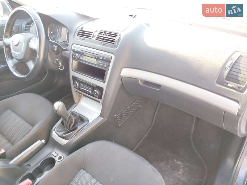 Универсал Skoda Octavia 2009 в Дунаевцах