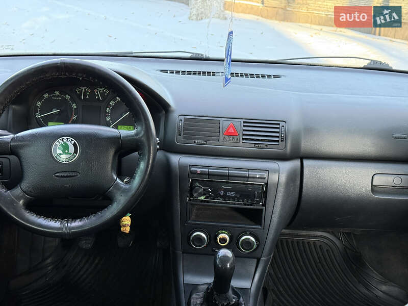 Лифтбек Skoda Octavia 2005 в Днепре