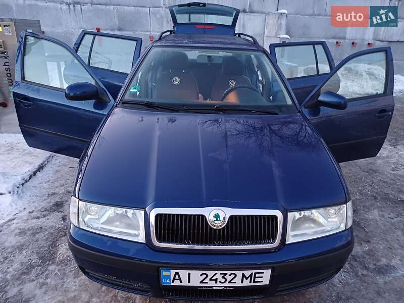 Универсал Skoda Octavia 2010 в Обухове