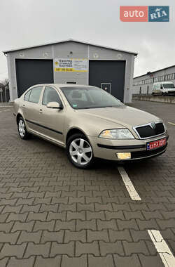 Лифтбек Skoda Octavia 2005 в Нововолынске