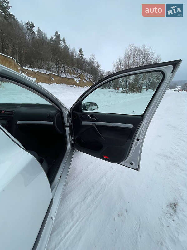 Лифтбек Skoda Octavia 2005 в Теребовле