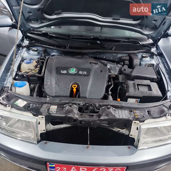 Лифтбек Skoda Octavia 2003 в Хмельницком