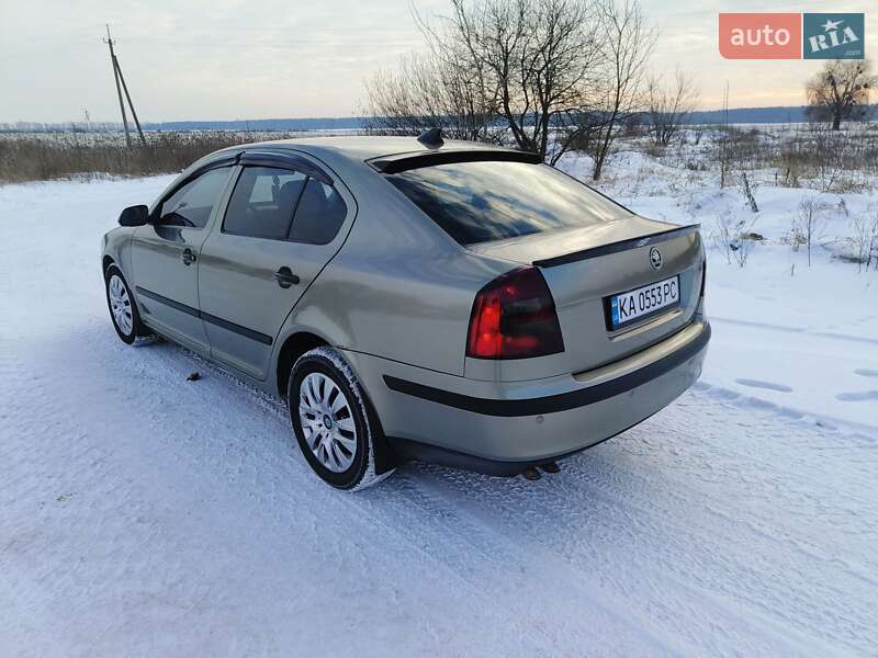 Лифтбек Skoda Octavia 2006 в Киеве