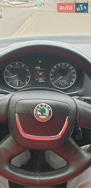 Лифтбек Skoda Octavia 2009 в Глееватке