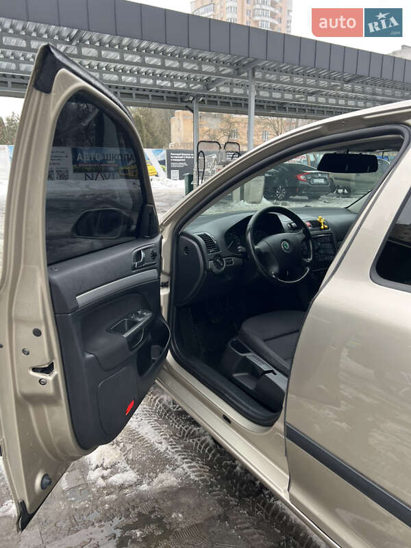 Лифтбек Skoda Octavia 2005 в Хмельницком