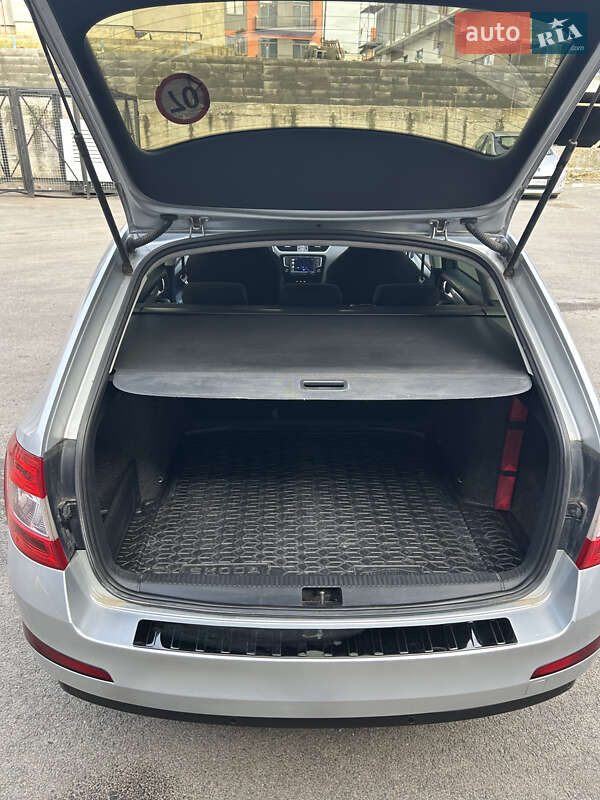 Универсал Skoda Octavia 2014 в Ужгороде
