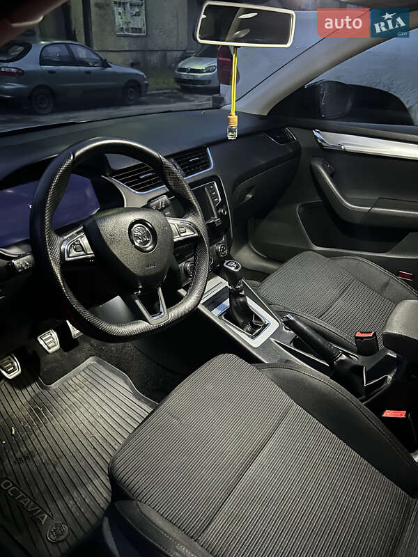 Универсал Skoda Octavia 2014 в Ужгороде
