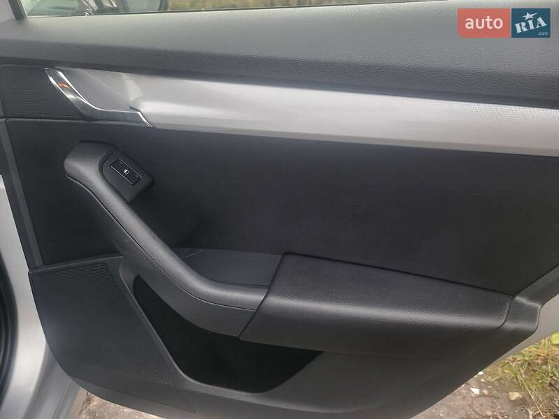 Лифтбек Skoda Octavia 2013 в Ямполе