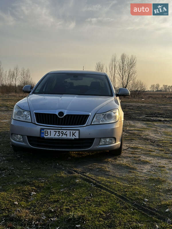 Лифтбек Skoda Octavia 2009 в Хороле