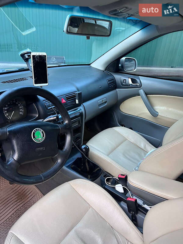 Лифтбек Skoda Octavia 2000 в Черновцах