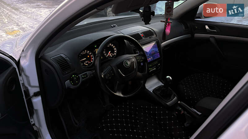 Лифтбек Skoda Octavia 2010 в Залещиках