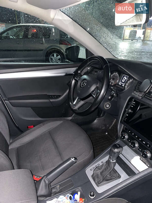 Лифтбек Skoda Octavia 2017 в Ужгороде