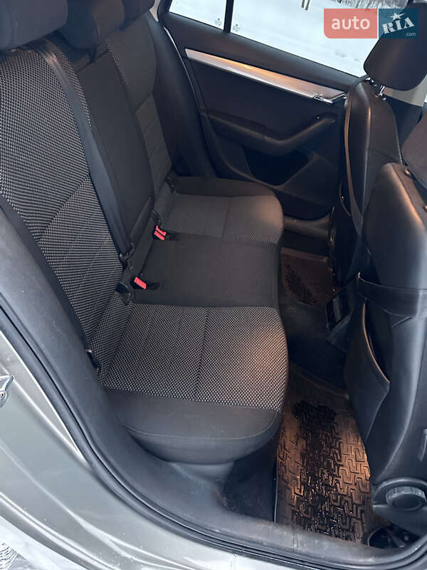 Универсал Skoda Octavia 2014 в Киеве фото 10 Универсал Skoda Octavia 2014 в Киеве