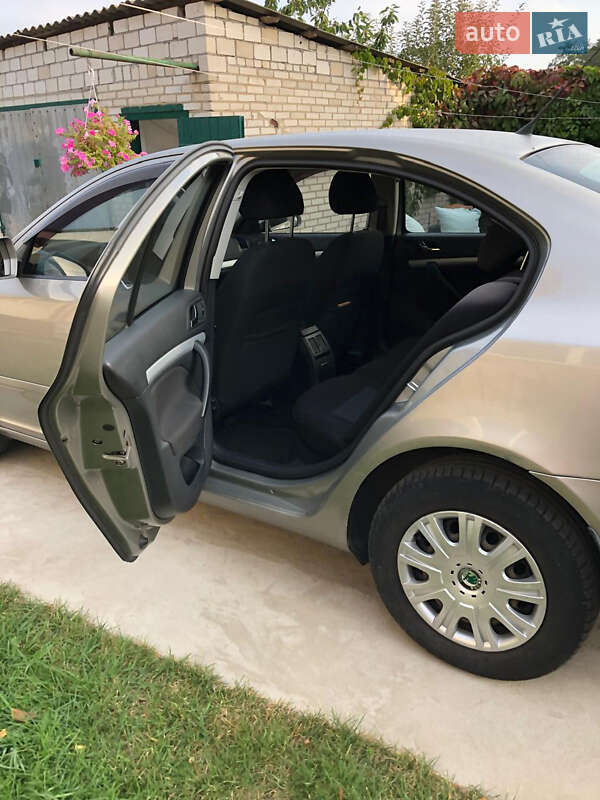 Лифтбек Skoda Octavia 2010 в Хмельницком