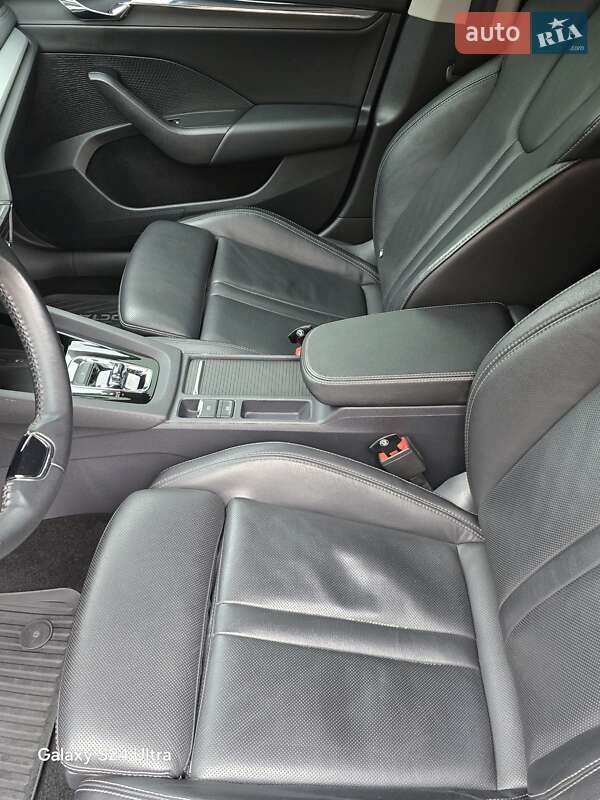 Лифтбек Skoda Octavia 2020 в Ужгороде