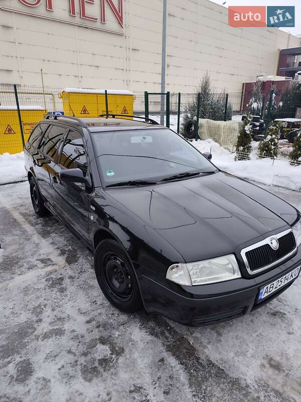 Универсал Skoda Octavia 2003 в Виннице