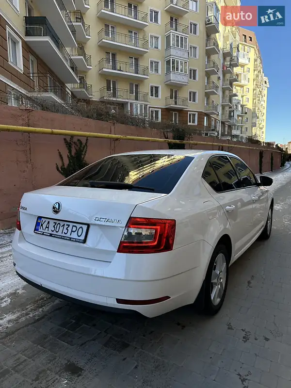Skoda Octavia 2018 VIN TMBAC2NEXJB009323 фото оголошення 3 з 37