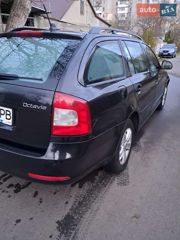 Універсал Skoda Octavia 2011 в Одесі