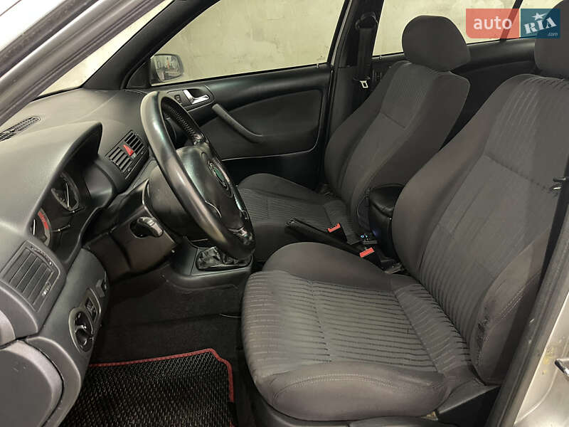 Лифтбек Skoda Octavia 2006 в Киеве