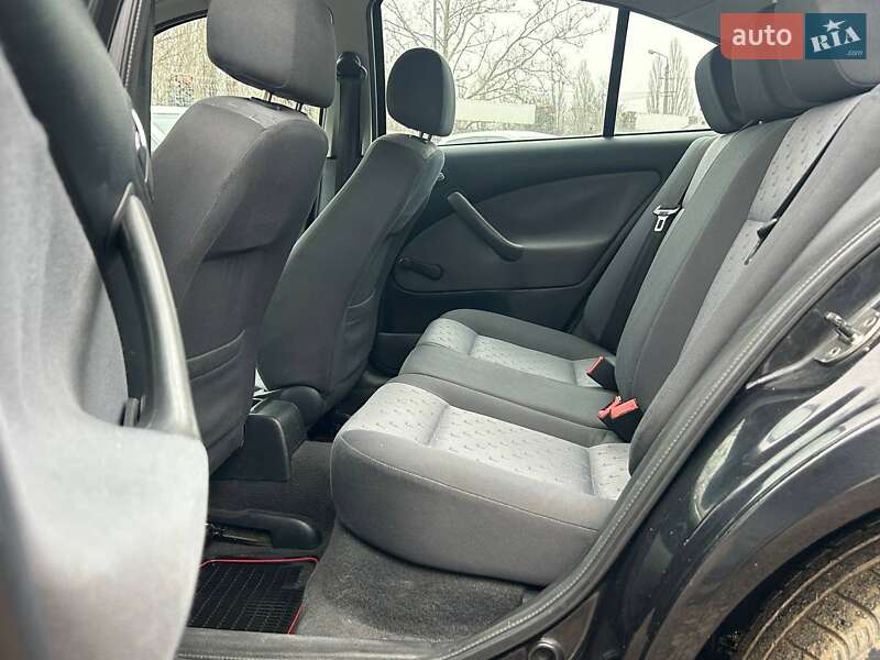 Лифтбек Skoda Octavia 2005 в Одессе