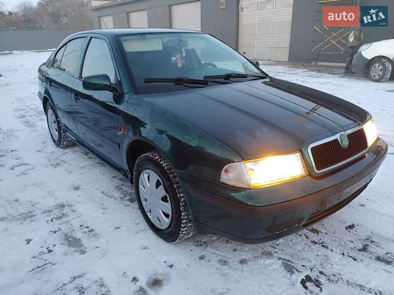 Лифтбек Skoda Octavia 1999 в Шептицькому