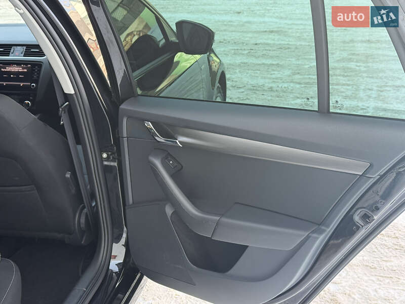 Универсал Skoda Octavia 2019 в Луцке фото 21 Универсал Skoda Octavia 2019 в Луцке